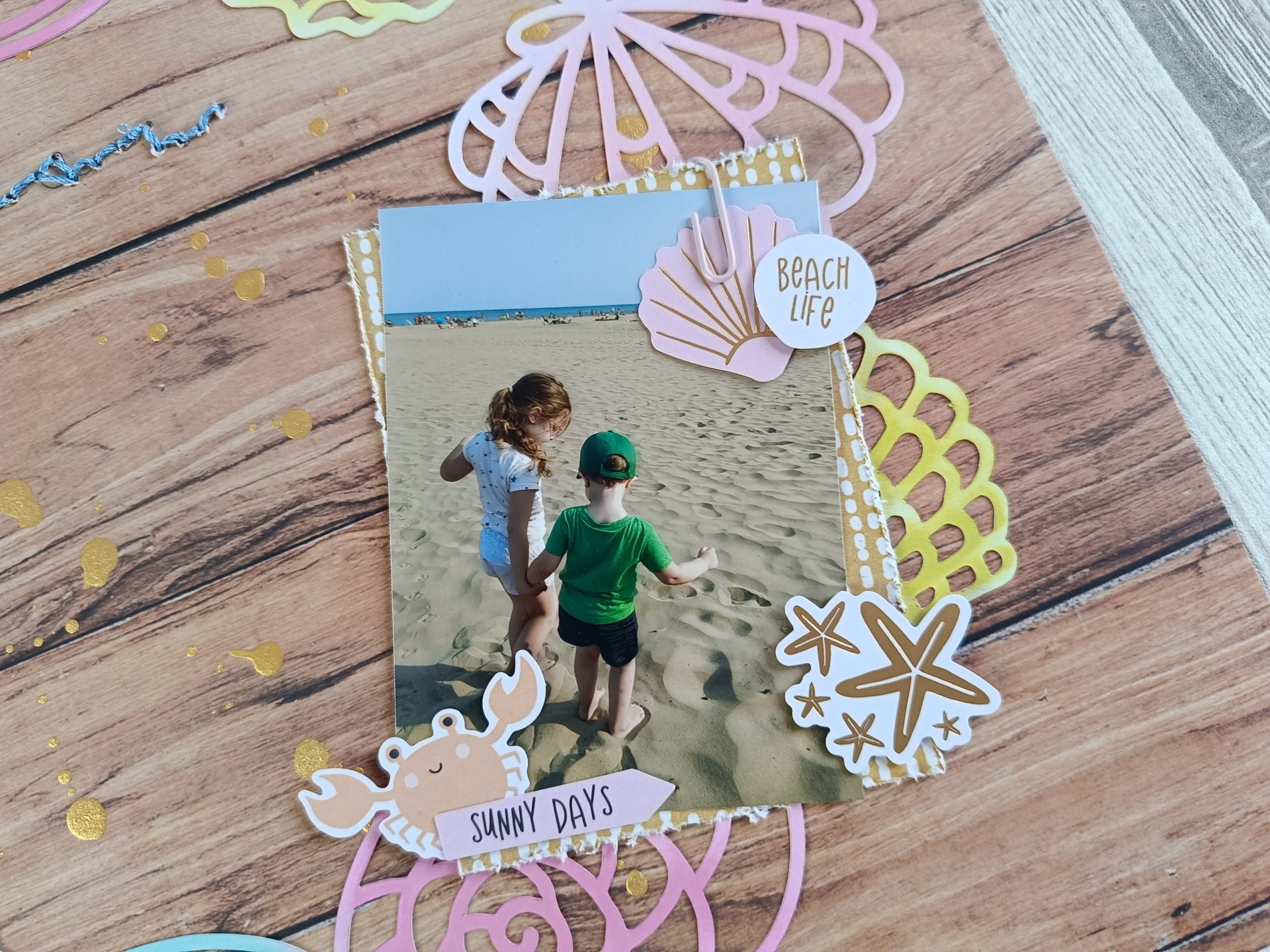 7.1 Encre distress oxide page scrapbooking